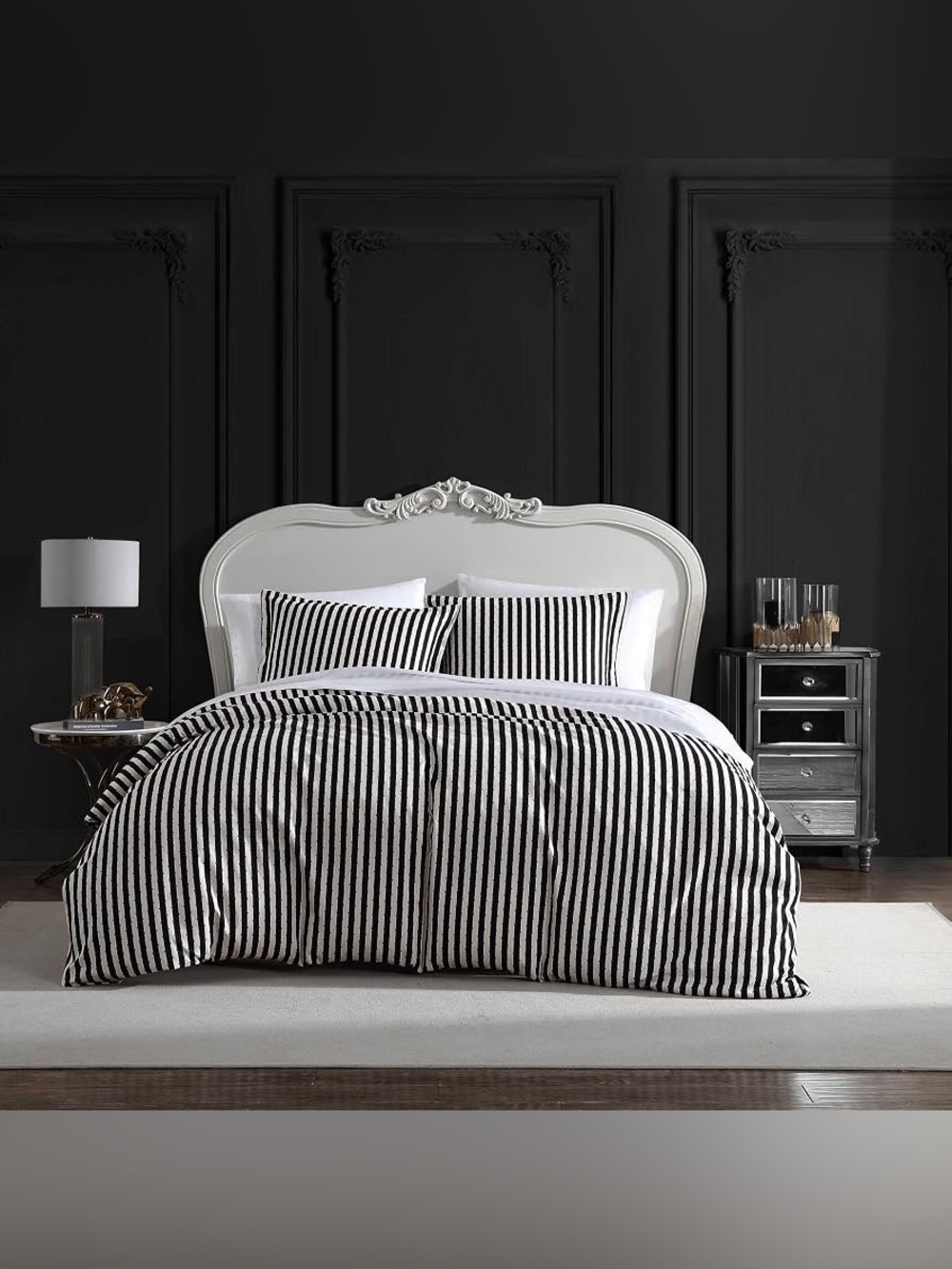 Betsey Johnson Wonderland Stripe Black Reversible Duvet Cover Set - King hearts